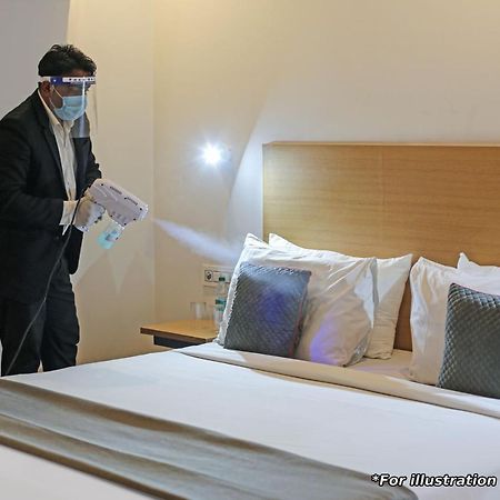 Oyo 23368 Boutique Hotel Paragon นิวเดลี ภายนอก รูปภาพ