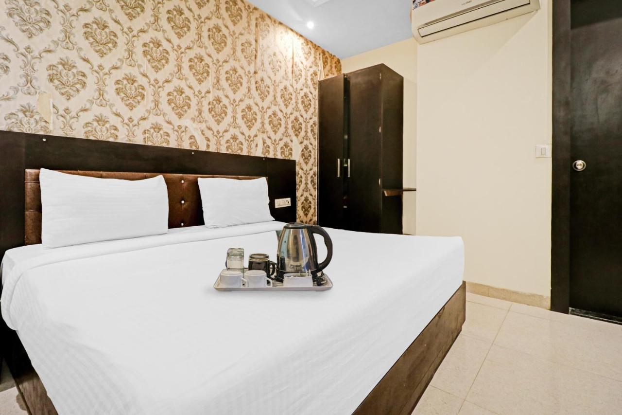 Oyo 23368 Boutique Hotel Paragon นิวเดลี ภายนอก รูปภาพ