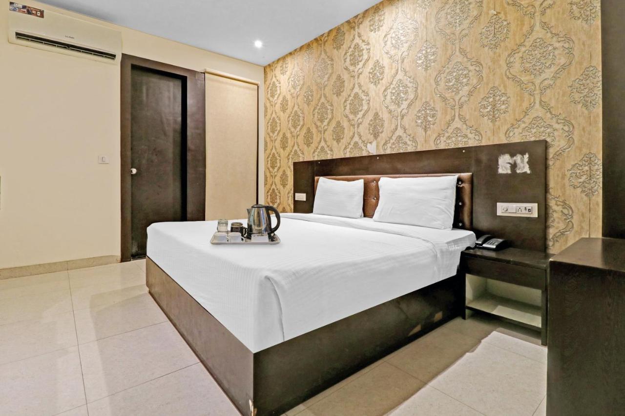 Oyo 23368 Boutique Hotel Paragon นิวเดลี ภายนอก รูปภาพ