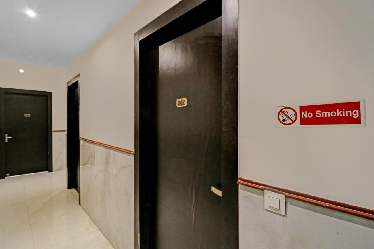 Oyo 23368 Boutique Hotel Paragon นิวเดลี ภายนอก รูปภาพ