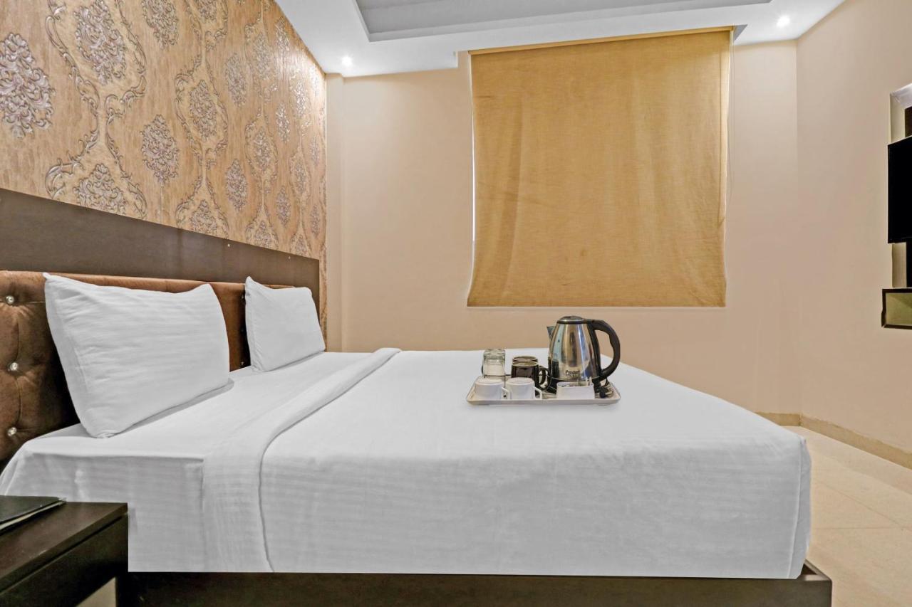 Oyo 23368 Boutique Hotel Paragon นิวเดลี ภายนอก รูปภาพ