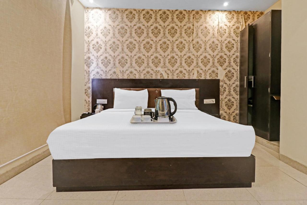 Oyo 23368 Boutique Hotel Paragon นิวเดลี ภายนอก รูปภาพ