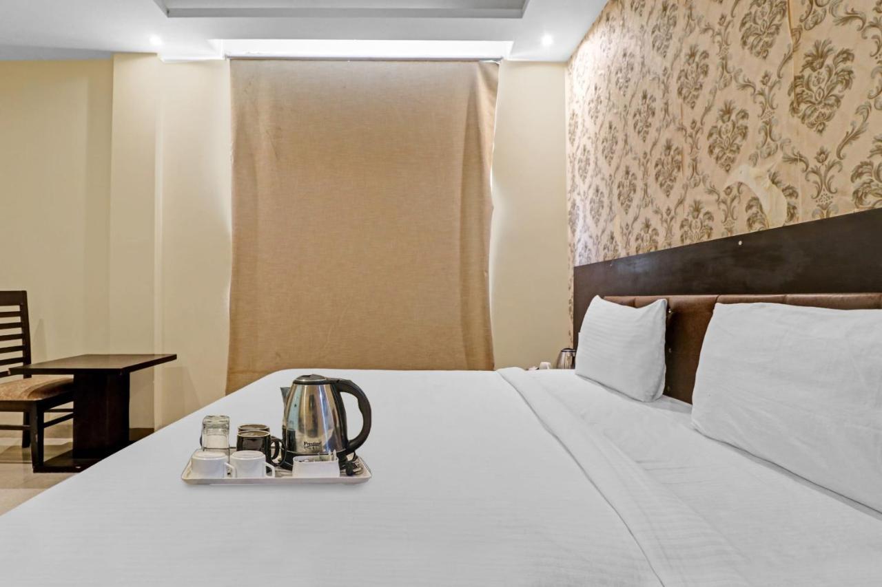 Oyo 23368 Boutique Hotel Paragon นิวเดลี ภายนอก รูปภาพ
