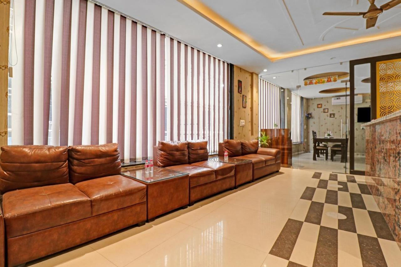 Oyo 23368 Boutique Hotel Paragon นิวเดลี ภายนอก รูปภาพ