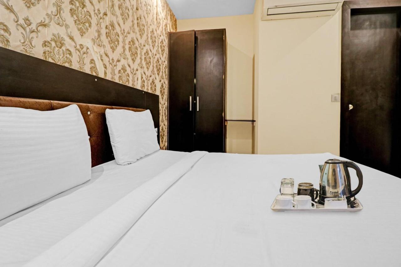Oyo 23368 Boutique Hotel Paragon นิวเดลี ภายนอก รูปภาพ