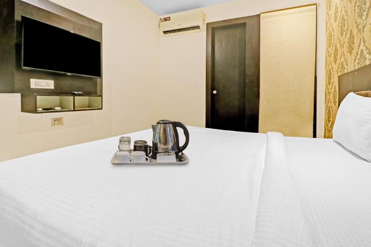 Oyo 23368 Boutique Hotel Paragon นิวเดลี ภายนอก รูปภาพ