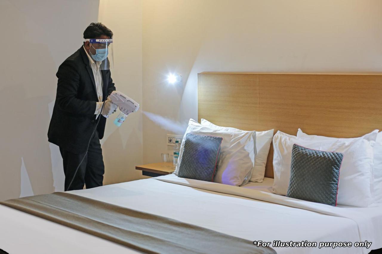 Oyo 23368 Boutique Hotel Paragon นิวเดลี ภายนอก รูปภาพ