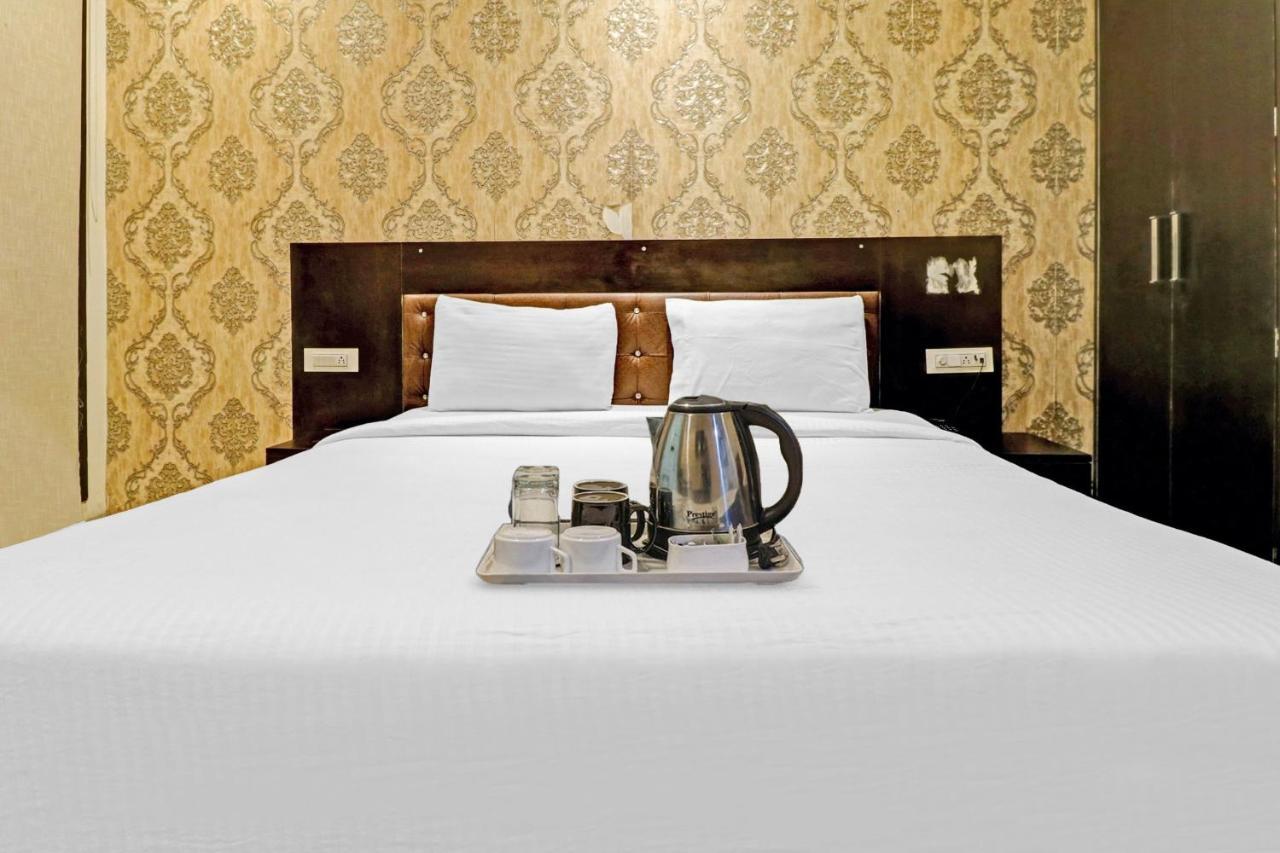 Oyo 23368 Boutique Hotel Paragon นิวเดลี ภายนอก รูปภาพ