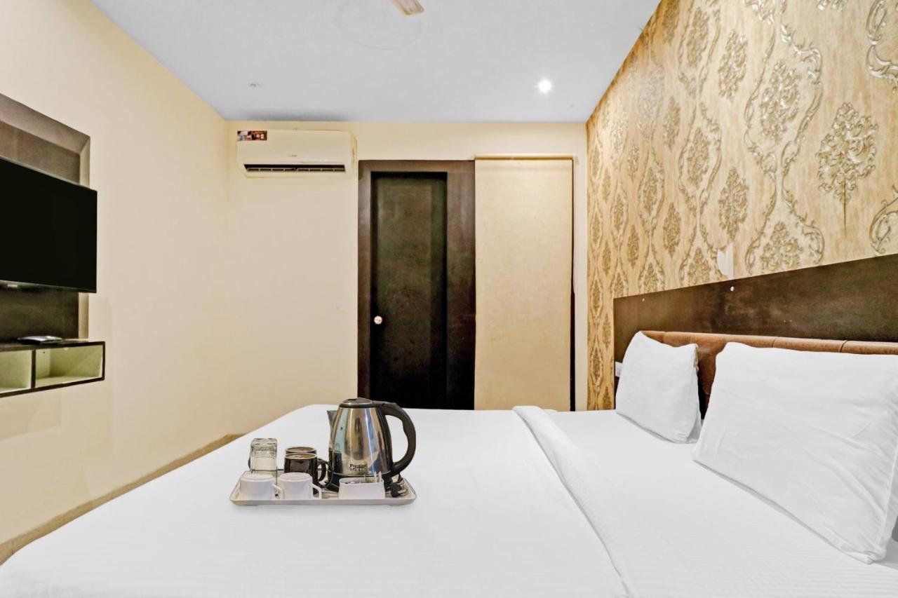 Oyo 23368 Boutique Hotel Paragon นิวเดลี ภายนอก รูปภาพ