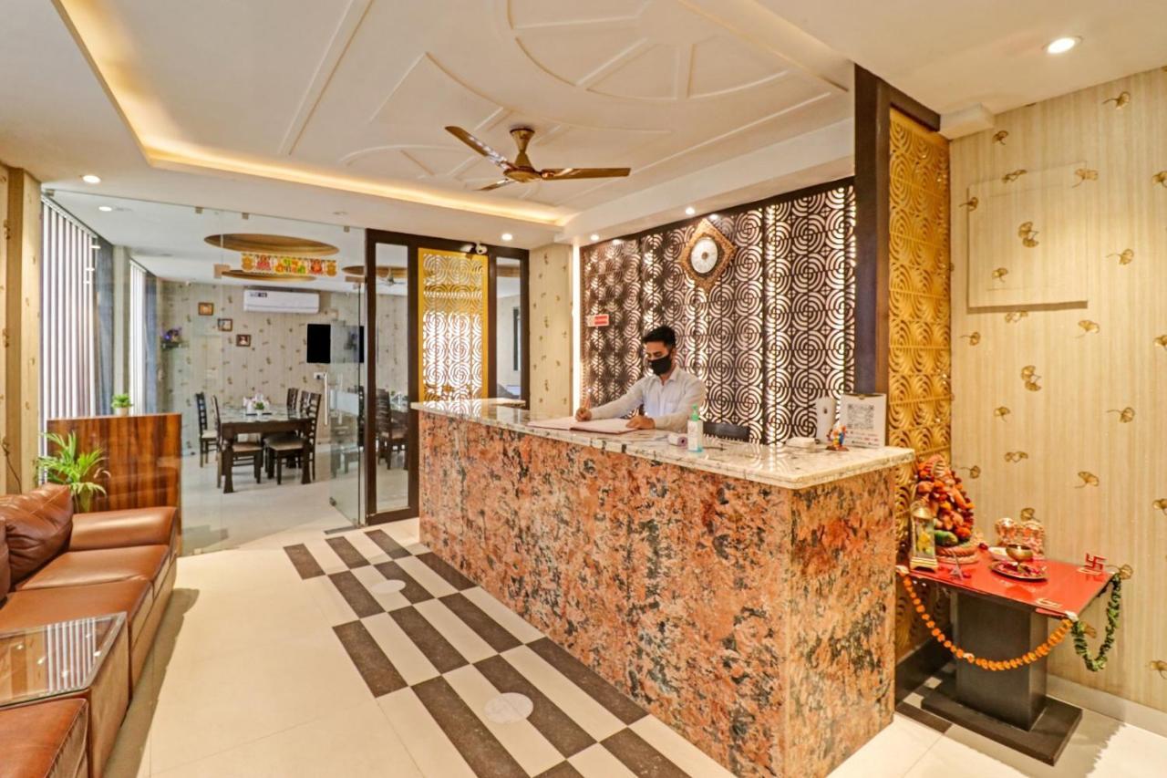 Oyo 23368 Boutique Hotel Paragon นิวเดลี ภายนอก รูปภาพ